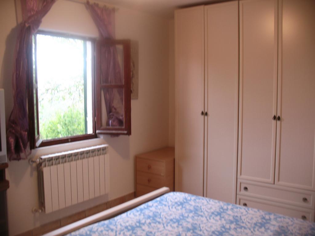 Bed and Breakfast Casa Vacanze L'Agrifoglio Magliolo Zimmer foto