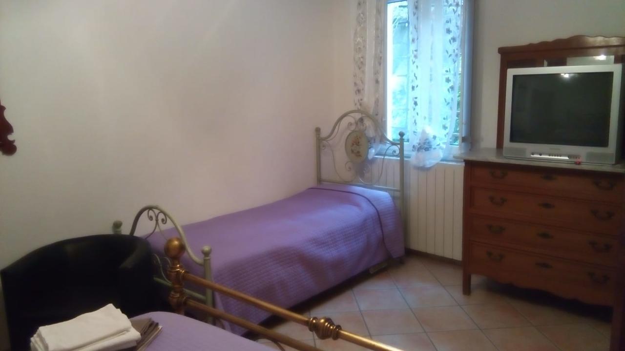 Bed and Breakfast Casa Vacanze L'Agrifoglio Magliolo Exterior foto