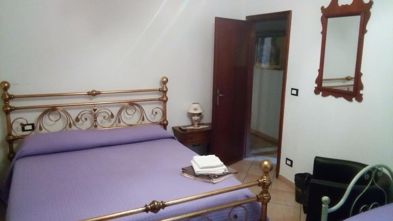 Bed and Breakfast Casa Vacanze L'Agrifoglio Magliolo Exterior foto