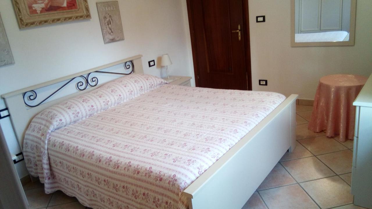 Bed and Breakfast Casa Vacanze L'Agrifoglio Magliolo Exterior foto